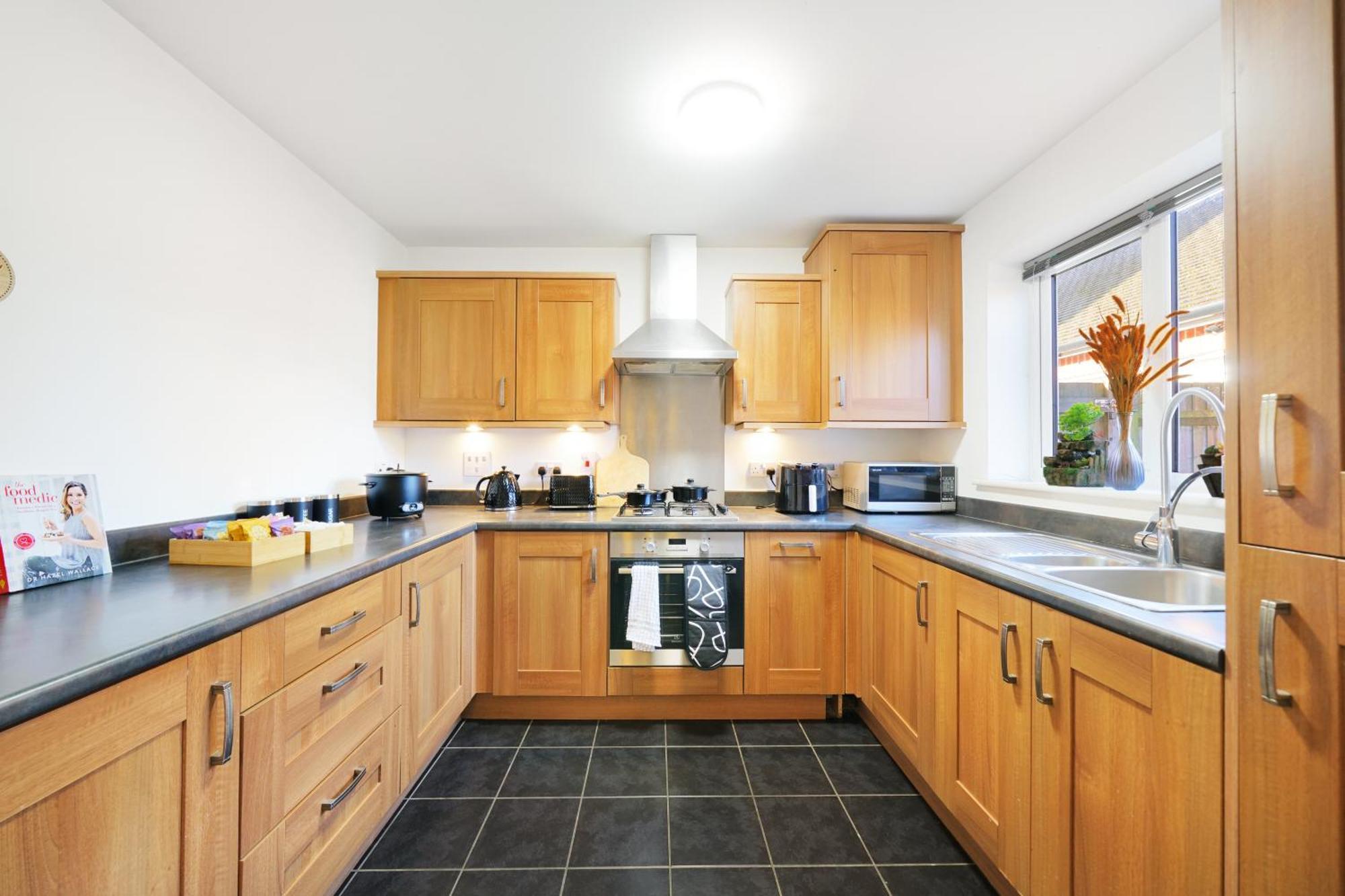 Heathrow, 3Bed 3Bath Sleeps X8, Parking X2 , Garden Villa Amersham Kültér fotó